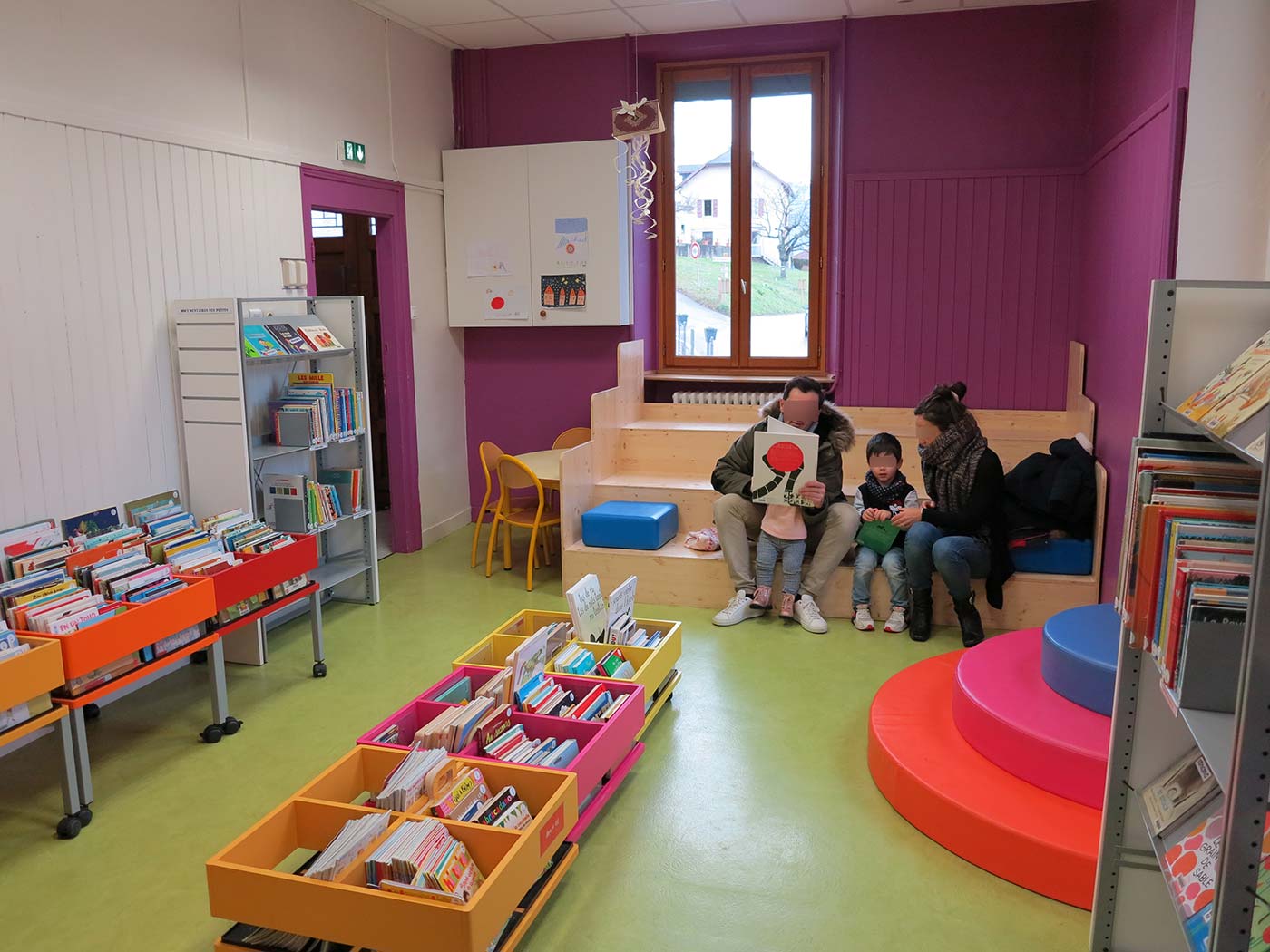 interieur-bibliotheque_municipale_groisy2
