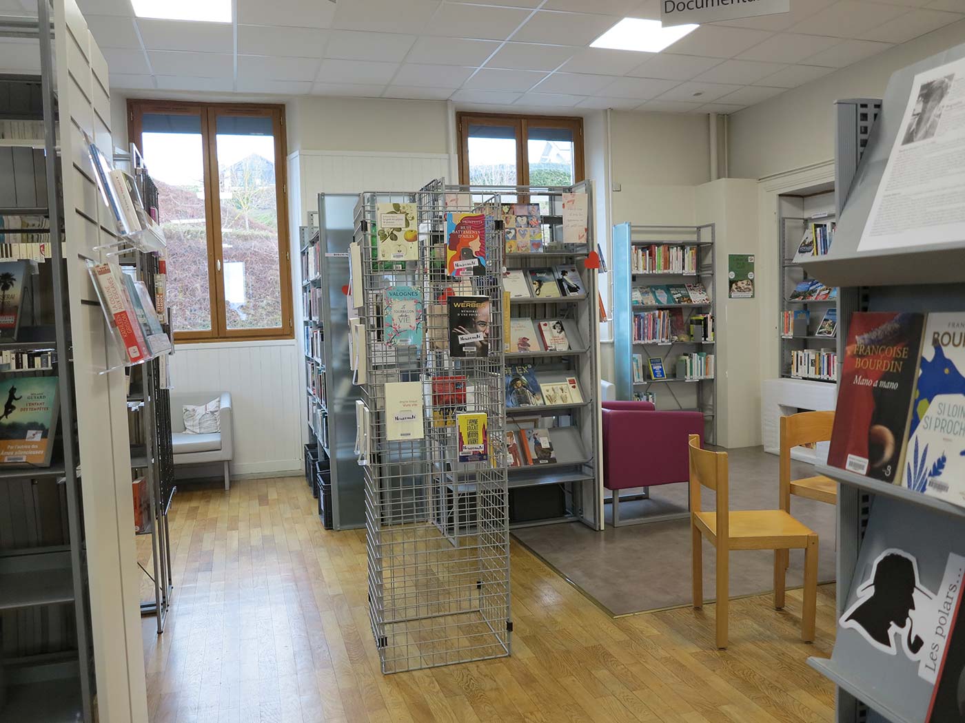 interieur-bibliotheque_municipale_groisy4