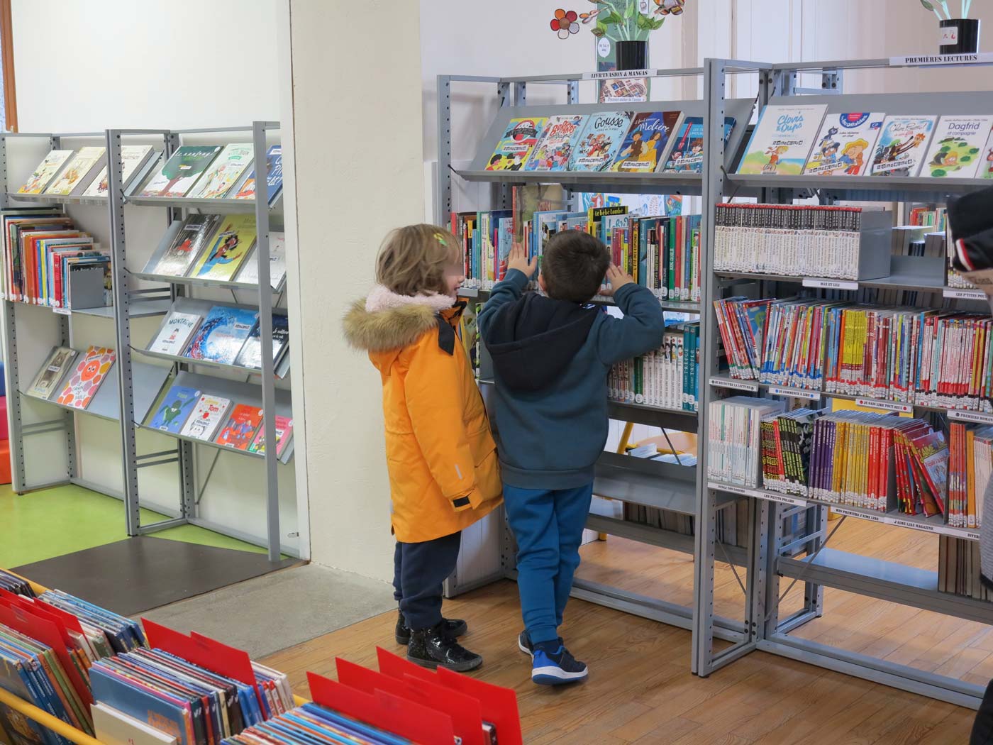 interieur-bibliotheque_municipale_groisy5